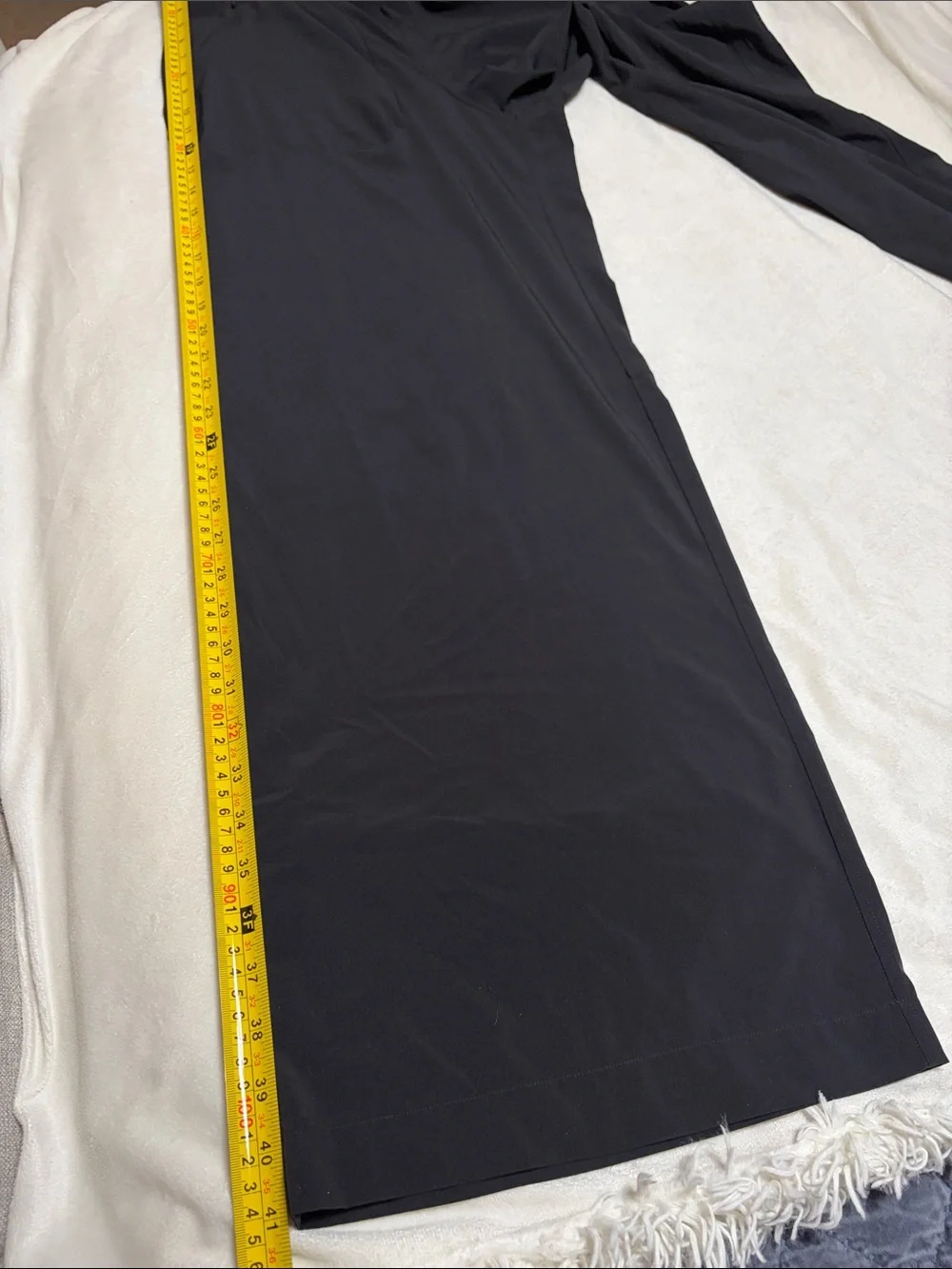 Lululemon Swift Mid-Rise Wide-Leg Pants in Black size 6 - Picture 14 of 16